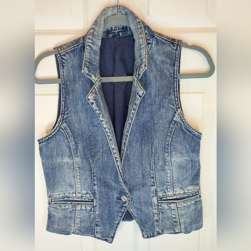 7 for All Mindkind vest size medium